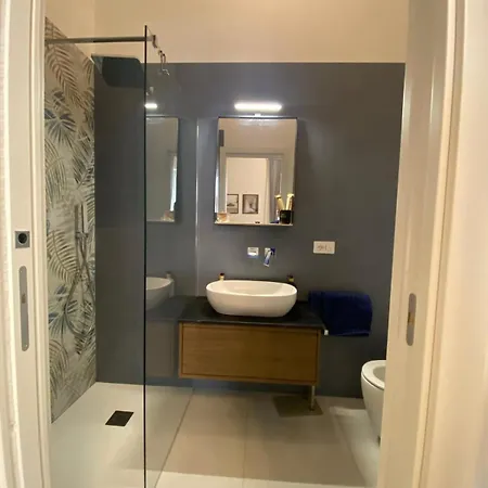 Manzoni 116 Барі